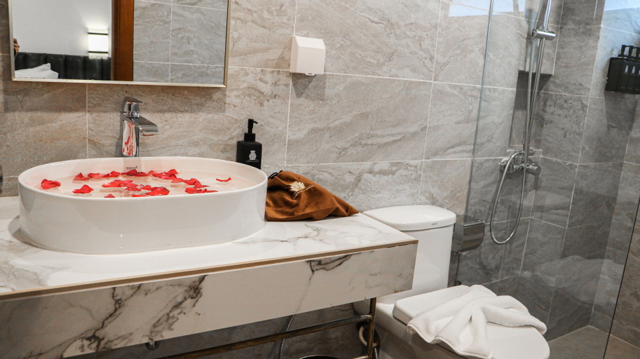 Bathroom 5