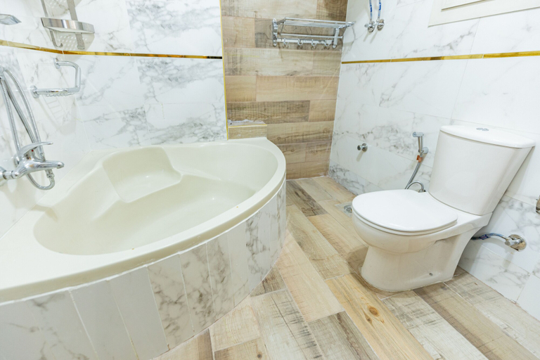 Bathroom 4, Oak Orchid Opulent 2 BR Apartment with Walk-in Closet, Al-Ma'adi