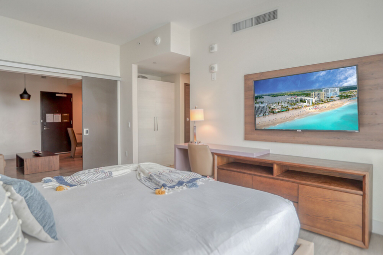 Bedroom 2, CH Luxury Condos & Studios On The Beach, Broward
