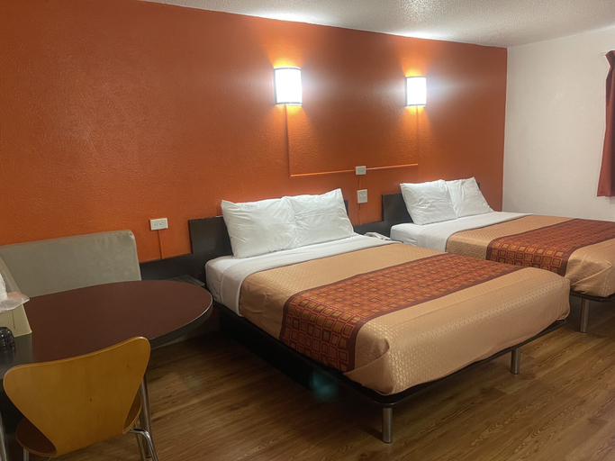 Bedroom 3, REGAL 8 INN & SUITES, Logan