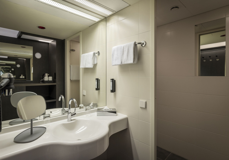 Bathroom 4, ARCOTEL Onyx Hamburg, Hamburg