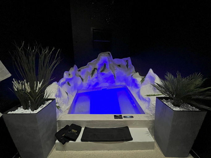 Others 4, OMIRA - Nuits d'exception & Spa, Gironde
