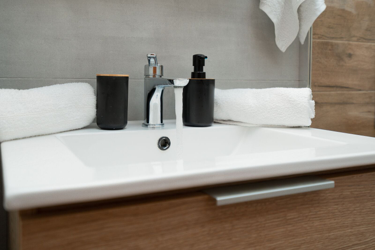 Bathroom 4, MTC-Villa Beis, Attica