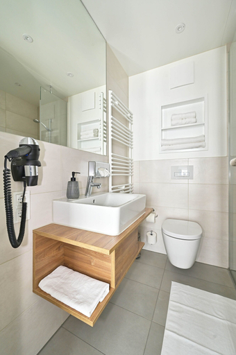 Bathroom 5, HotelHafenWedel, Pinneberg