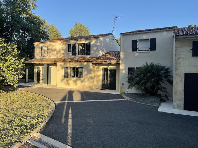 Exterior & Views 2, Le Clos des Lilas, Charente