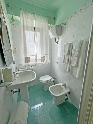 Bathroom 4, Casale Villa Raino, Palermo