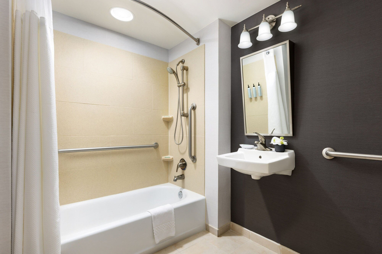 Bathroom 3, Courtyard by Marriott Atlantic City Beach Block, Atlantic