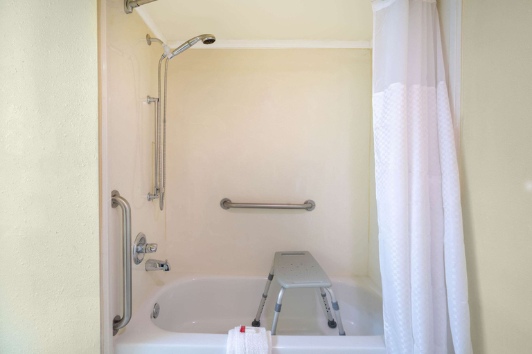Bathroom 3, Super 8 by Wyndham North Little Rock/McCain, Pulaski