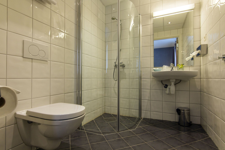 Bathroom 5, Molde Fjordhotell - by Classic Norway Hotels, Molde
