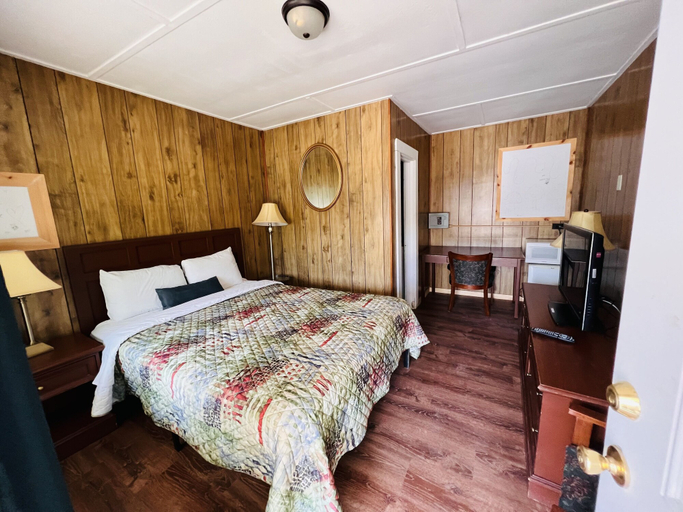 Bedroom 3, Countryside Inn, Warren