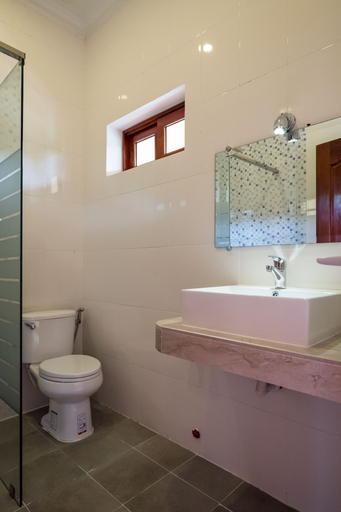 Bathroom 5, Riviera Hotel & Resort Kep, Kaeb