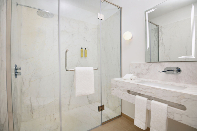 Bathroom 17