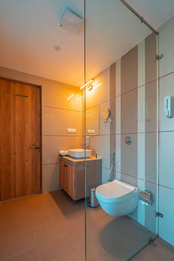 Bathroom 3, Tree Of Life Vantara Resort And Spa, Rajsamand