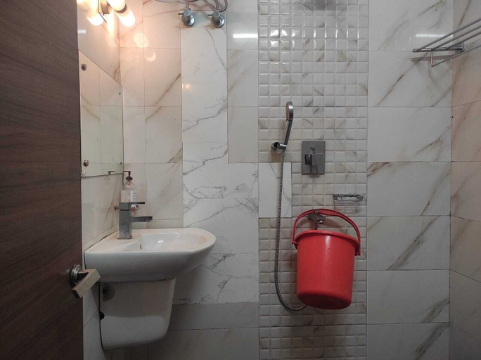 Bathroom 4, Hotel Holiday Palace, Sivasagar
