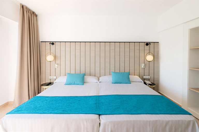 Bedroom 4, azuLine Hotel Bergantín, Baleares