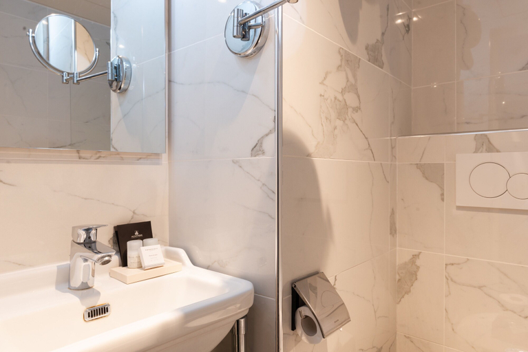 Bathroom 4, Hotel Aston, Paris