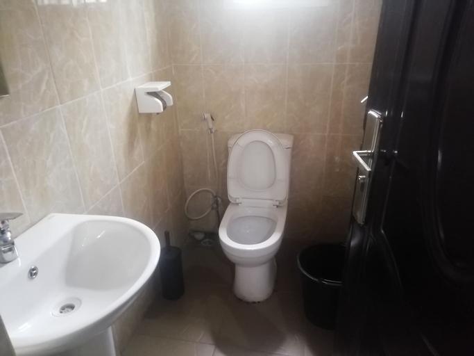 Bathroom 3, Ejomor Home Apartment, AbujaMun