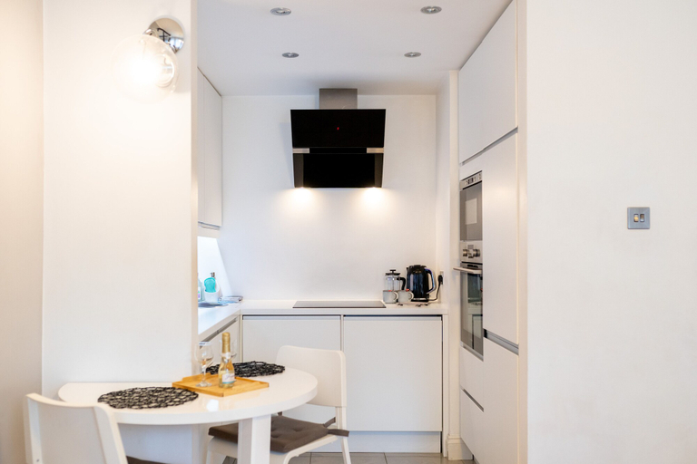 Others 5, Le Cwtch - Beautiful 1 Bed Apartment, Cardiff