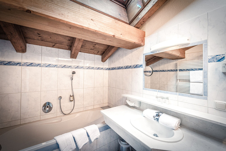 Bathroom 3, HAUSEREI Design & Kräuterhotel - ADULTS ONLY, Reutte