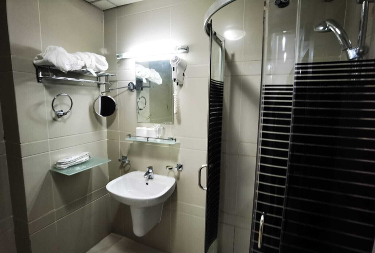 Bathroom, the continent residence, Doha