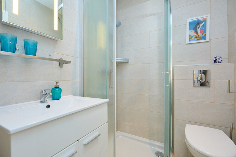 Bathroom 3, Room Eddie, Dubrovnik