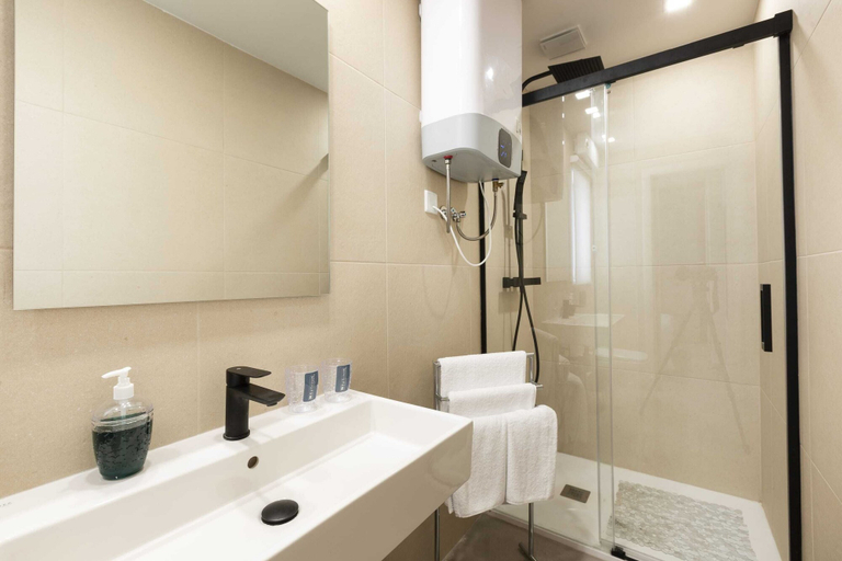 Bathroom 3, Gzira Suite 13