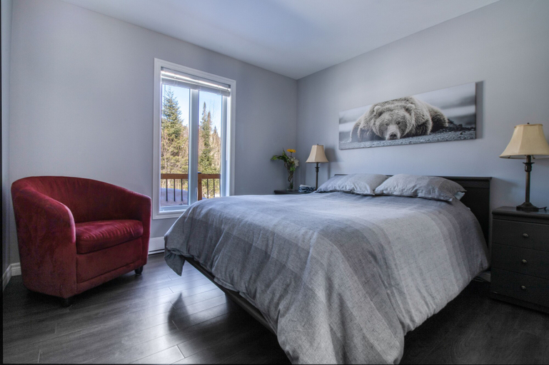 Bedroom 2, Les Chalets Tourisma - Le Chalet du Cap, Portneuf