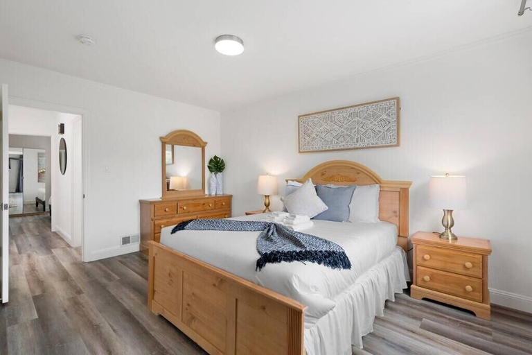 Bedroom 1, Stunning 2 Bedroom 1 Bath Home near BART, San Mateo
