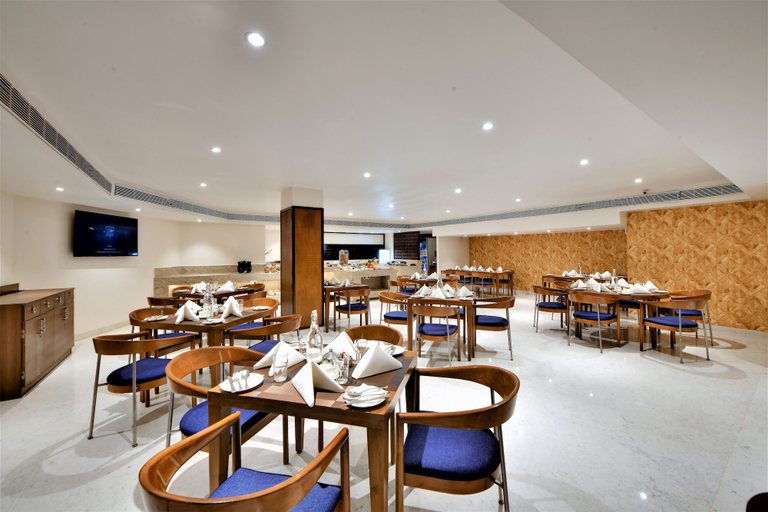 Food & Drinks 4, The Fern Residency Ahmedabad, Subhash Bridge, Series by Marriott, Ahmadabad