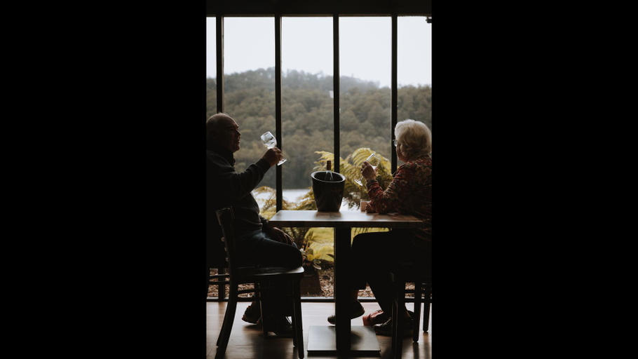 Food & Drinks 5, Tullah Lakeside Lodge, West Coast