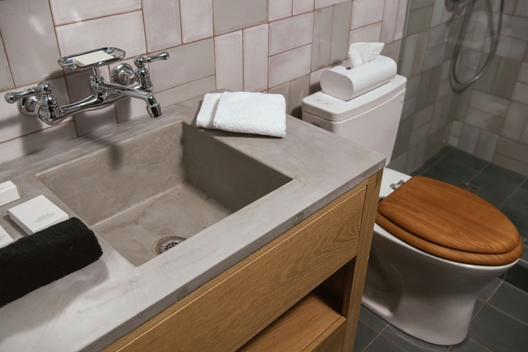 Bathroom 3, Little Cat Lodge, Berkshire
