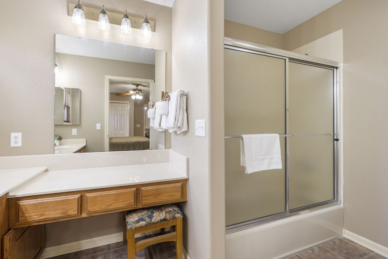 Bathroom 4, Stonebridge Village Resort, Stone