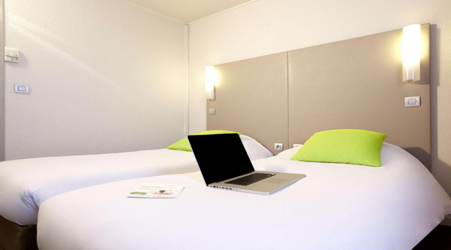 Bedroom 2, Hotel Campanile Saint Etienne Est - Saint Chamond, Loire