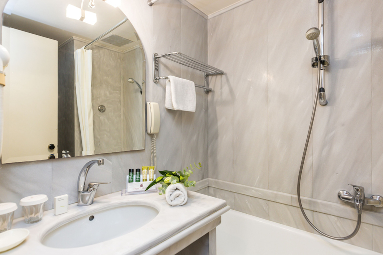 Bathroom 4, Hotel Ideon, Crete