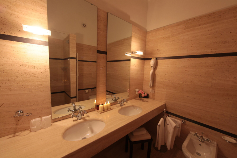 Bathroom 5, Tarthes Hotel, Medio Campidano