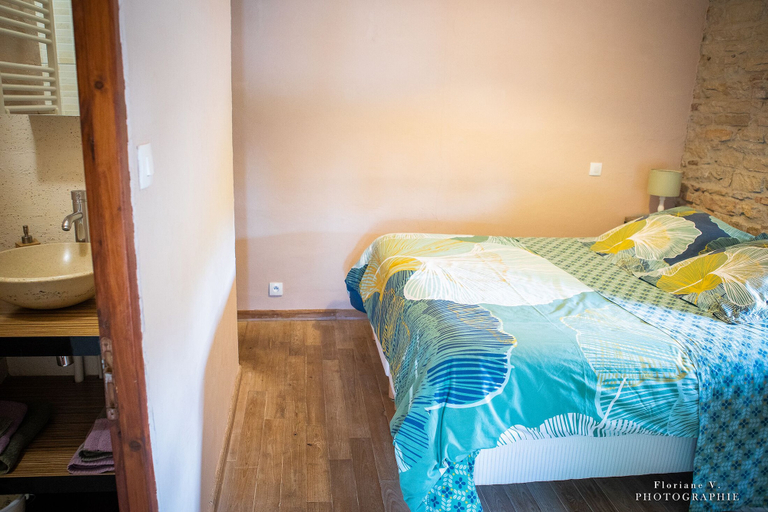 Bedroom 3, Aux Mésanges, Côte-d'Or