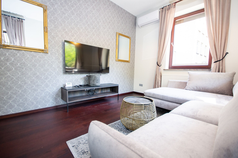 Others 5, InPoint Old Town- Apartment with garden, Kraków City