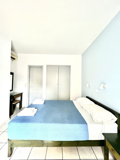 Bedroom 5, Mediterranea Apartments, Crete