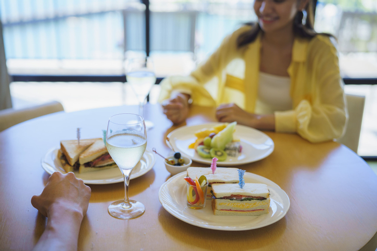 Food & Drinks 14
