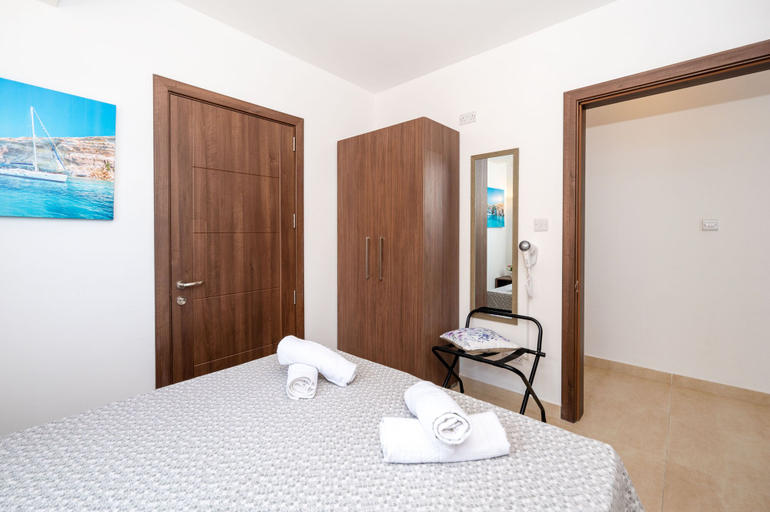 Bedroom 3, Islet Seafront Apartment Corner Terrace, Saint Paul's Bay