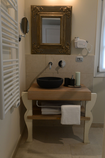 Bathroom 4, Eze Hermitage Hôtel, Alpes-Maritimes