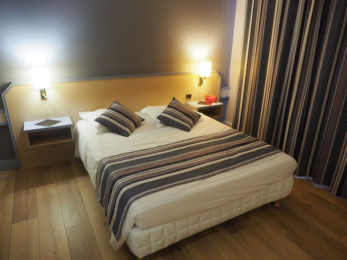 Bedroom 2, logis hotel l'Amandois, Cher