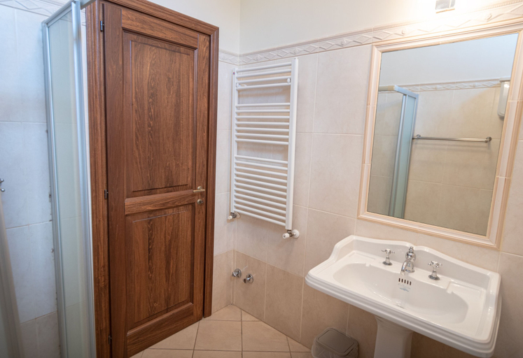 Bathroom 4, Villa Val d'Olivi, Perugia