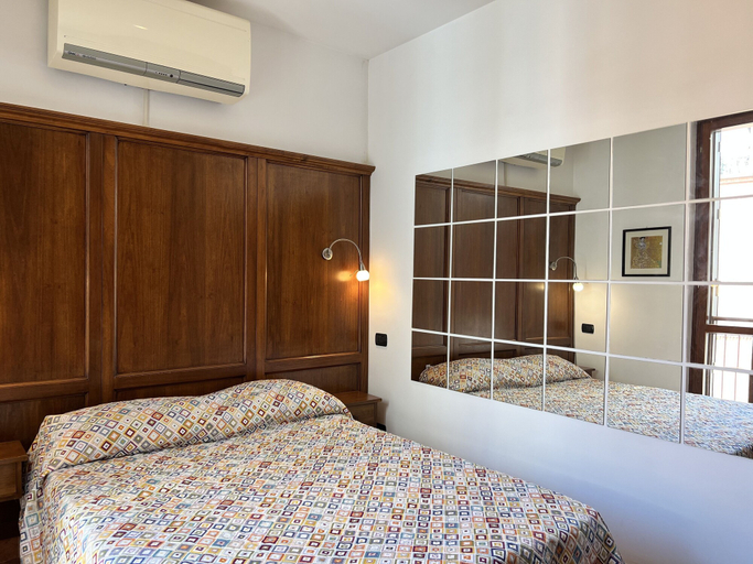 Bedroom 2, Provenzano Studios, Siena