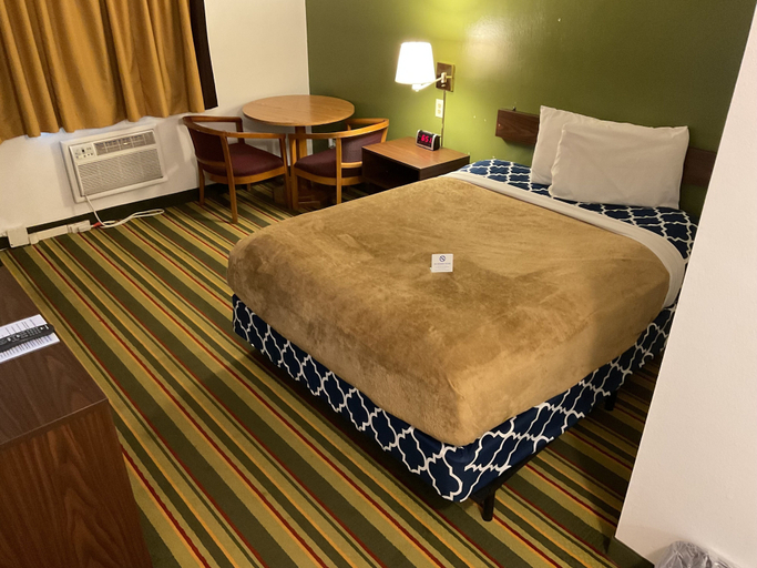 Bedroom 4, Budget Host Inn Buffalo, Wright