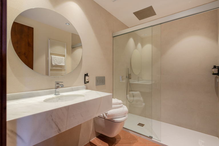 Bathroom 4, Santuari de Cura, Baleares