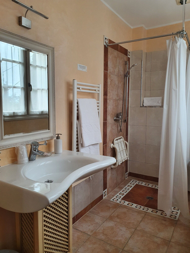 Bathroom 4, Eze Hermitage Hôtel, Alpes-Maritimes