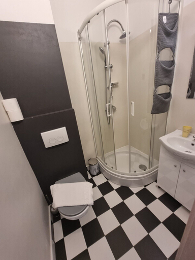 Bathroom 4, ArtRock Residence, Izola