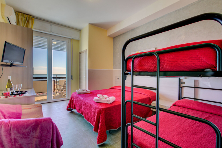 Bedroom 4, Family Resort Barone, Rimini