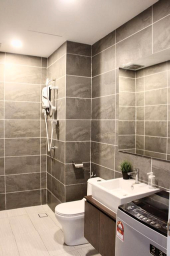 Bathroom 10